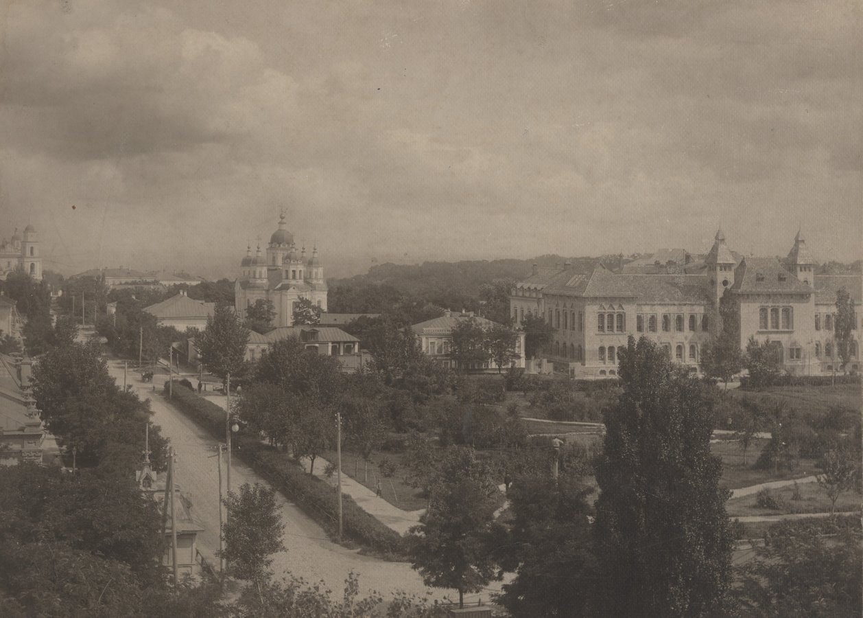 Вид на будівлю земства. Світлина Йосипа Хмелевського, 1908 (фонди ПКМВК)
